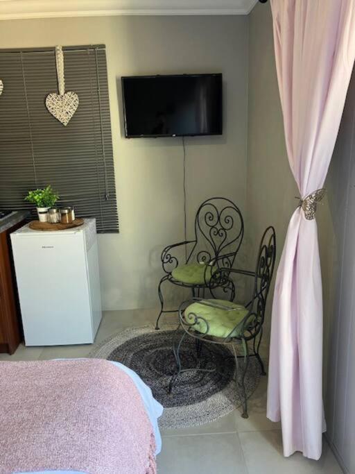 Stellies Accommodation - Room 2 Keetmanshoop Exterior foto