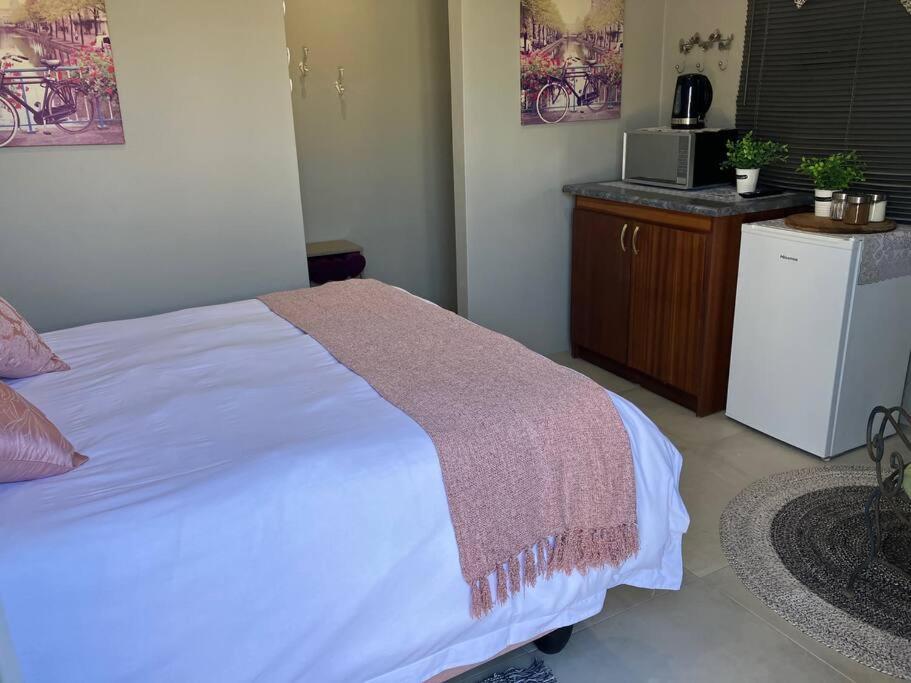 Stellies Accommodation - Room 2 Keetmanshoop Exterior foto